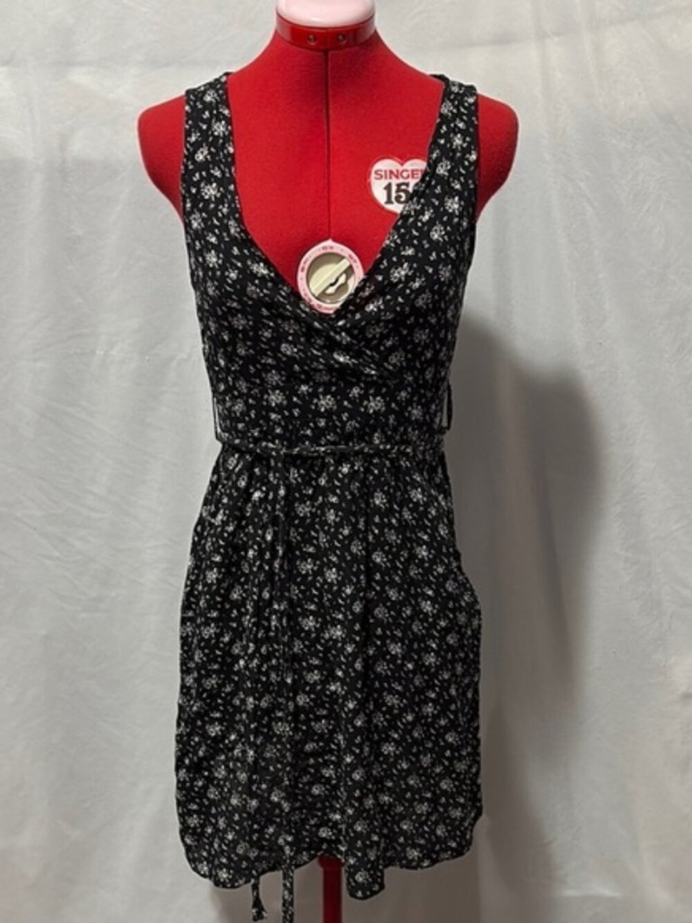 MM173 Forever 21 Black and White V-Neck Mini Sundress